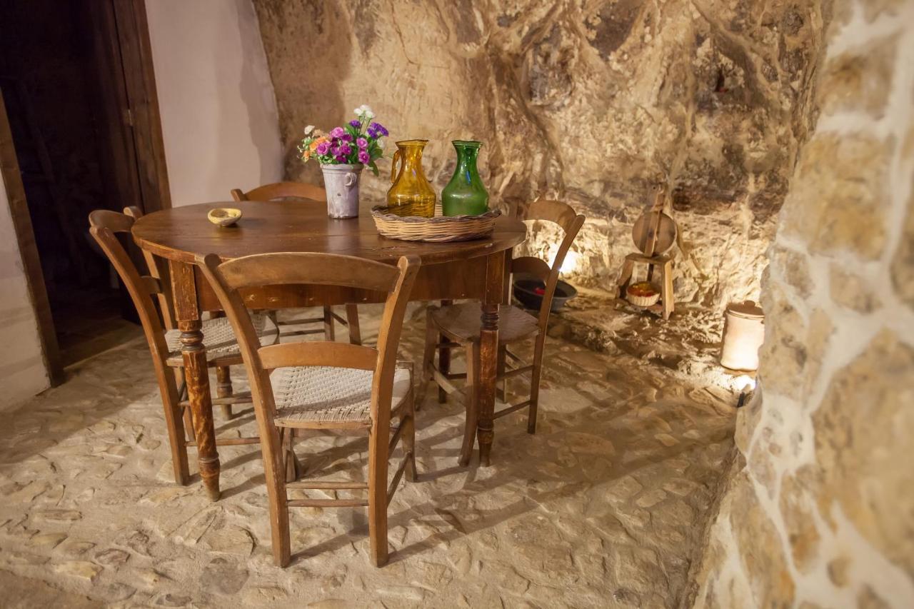 Case-Grotte Degli Avi, Esperienza Abitativa In Grotta Модика Екстериор снимка