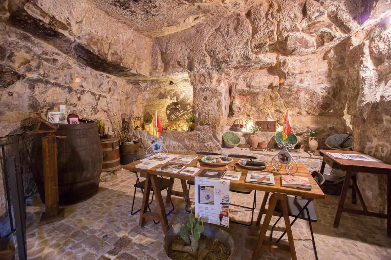 Case-Grotte Degli Avi, Esperienza Abitativa In Grotta Модика Екстериор снимка