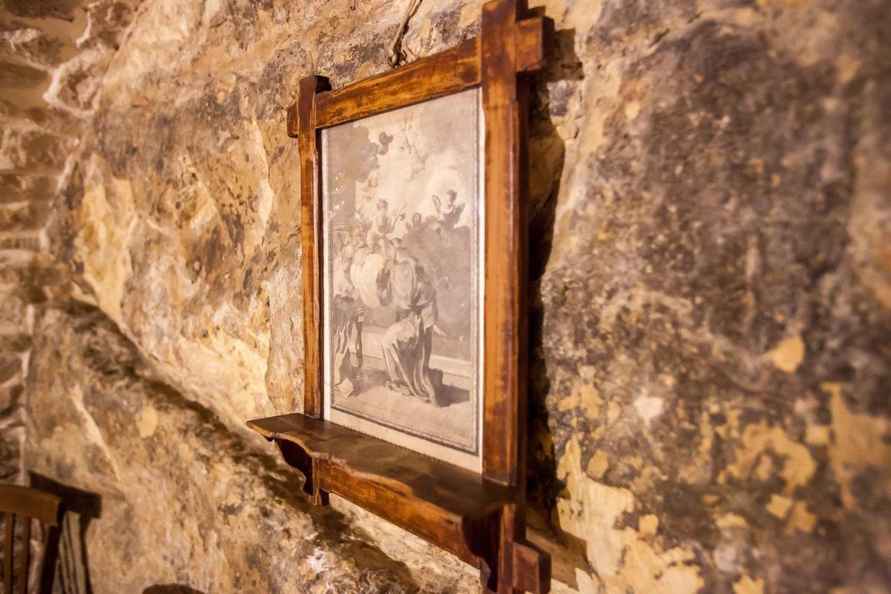 Case-Grotte Degli Avi, Esperienza Abitativa In Grotta Модика Екстериор снимка